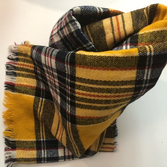 Mustard Hat + Scarf - Picture 3 of 11
